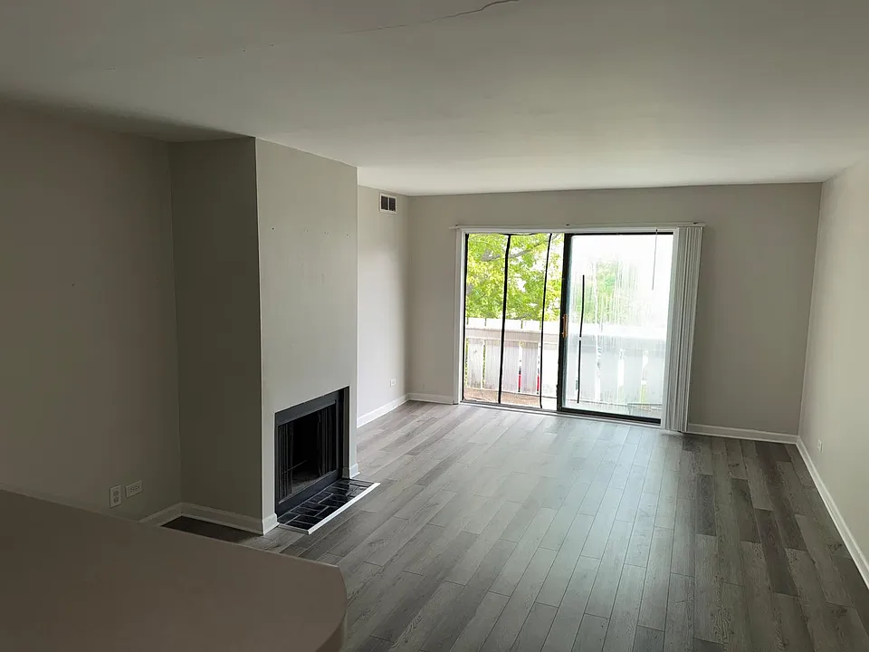 2000 Bayside Dr