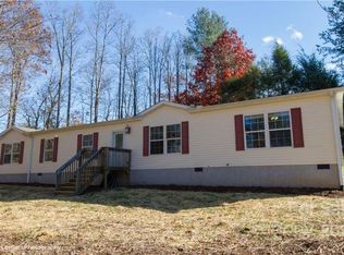27 Russell Rd, HENDERSONVILLE, NC 28792
