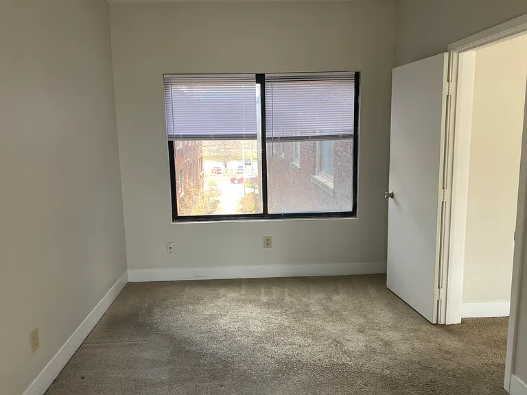 10820 Carnegie Ave #5 — Photo 3