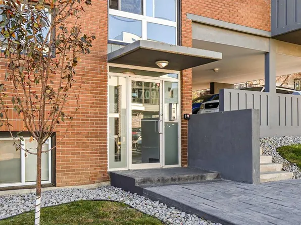 1709 N 19th Ave SW #302, Calgary, AB T2T 0J5