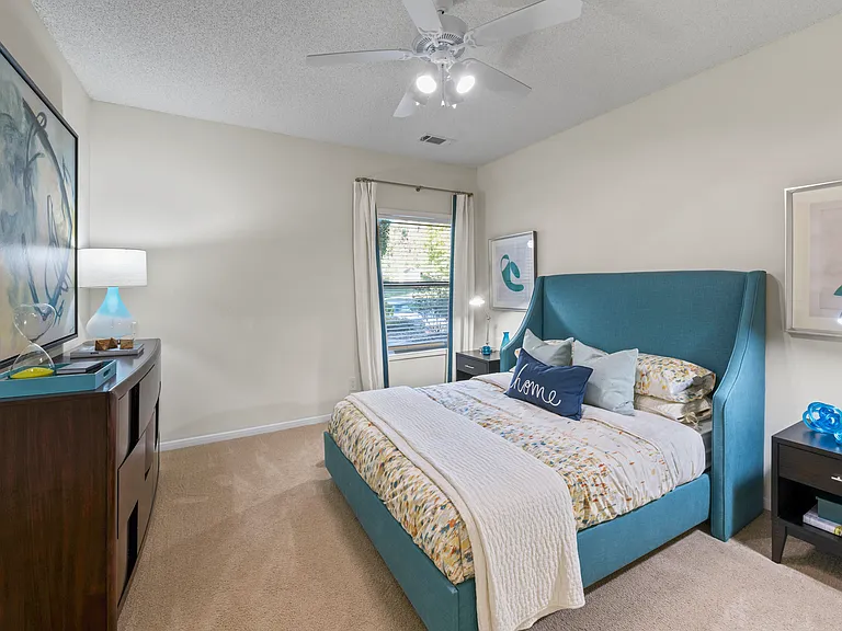 Cambridge Park Apartments — Photo 16