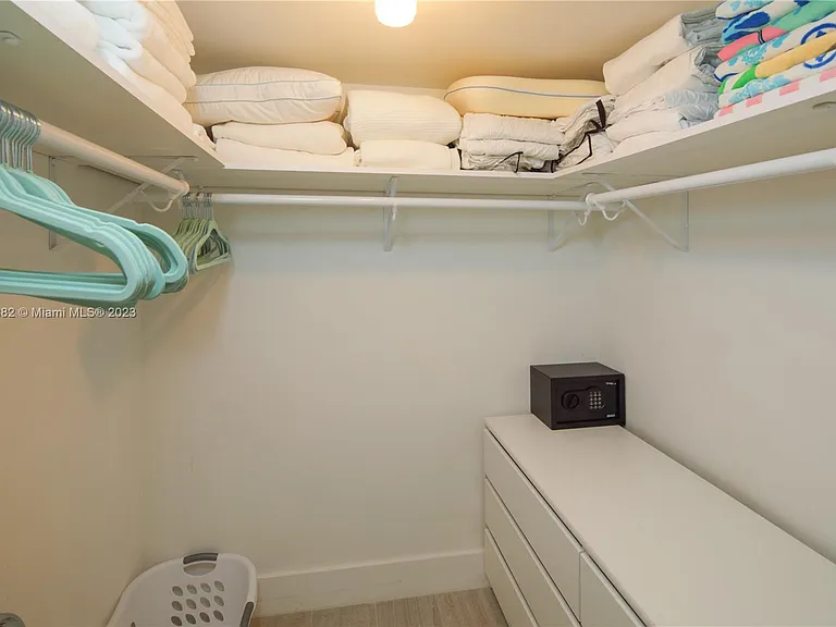 5005 Collins Ave #610 — Photo 17