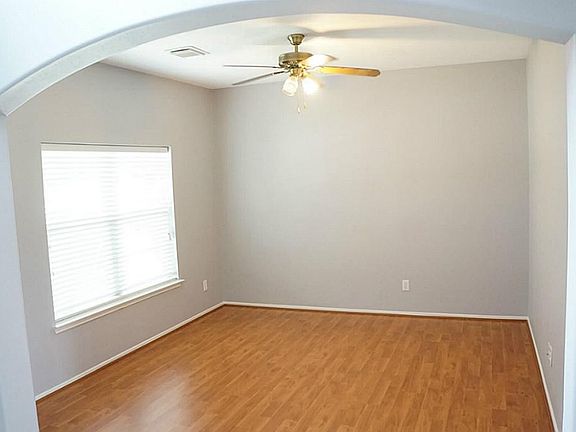 4th image of 18238 Brightwood Park Ln