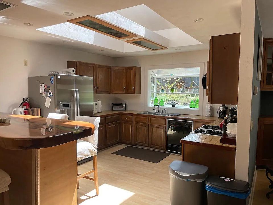 1st image of 3035 Highlands Dr