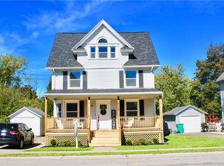 4135 Prospect St, Williamson, NY 14589