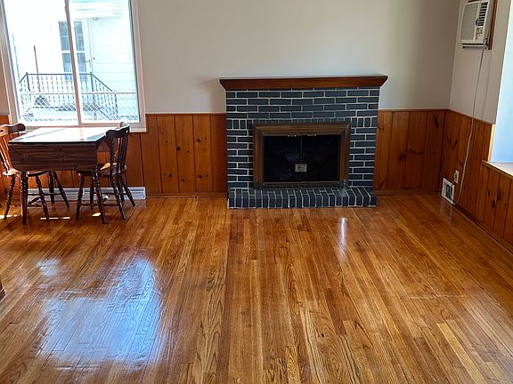 5th image of 2404 Deindorfer St