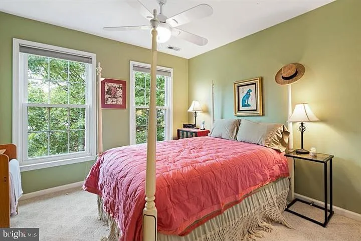 412 E Oakmeade Dr — Photo 17