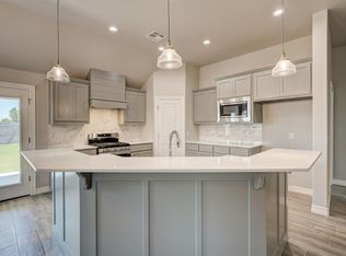 11108 SW 36th St, Yukon, OK 73099