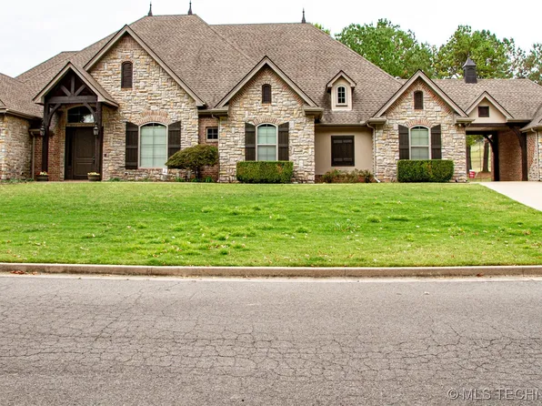 3233 Cypress Ln, Tahlequah, OK 74464