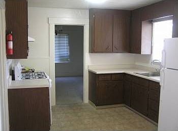 5th image of 427 Smalley Ave