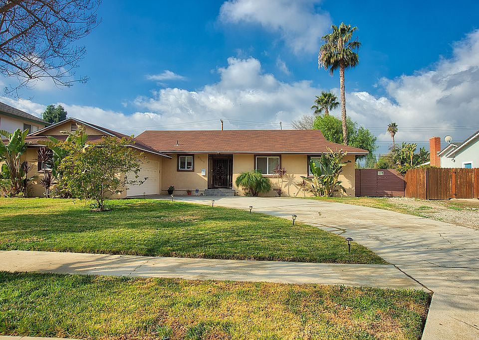 1st image of 8369 Moorcroft Ave