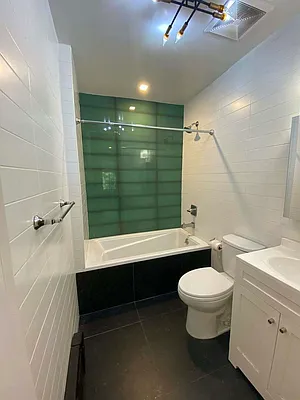 Rented by The Brokerage Group LLC | media 32