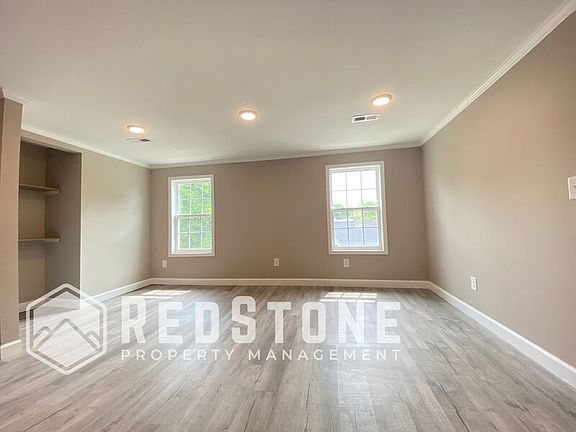 4th image of 909 Washington St APT B