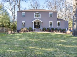 27 Stonewyck Dr, Chatham, NJ 07928