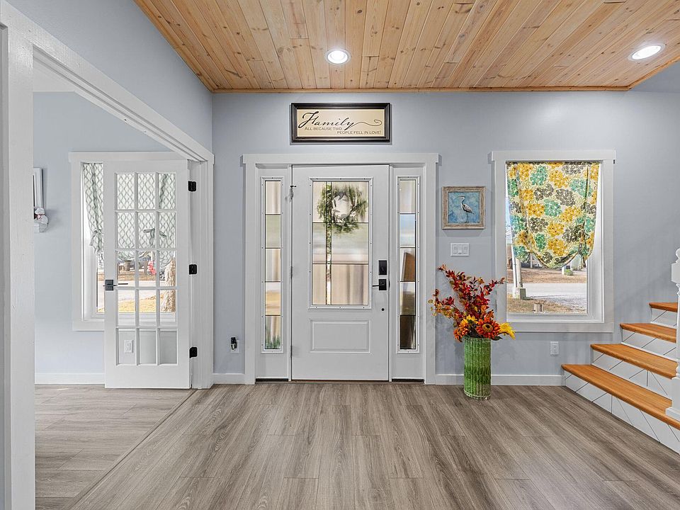 1st image of 236 Bayou Cir