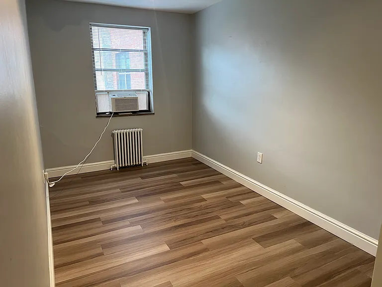 Royal Gardens Apartments — Photo 94