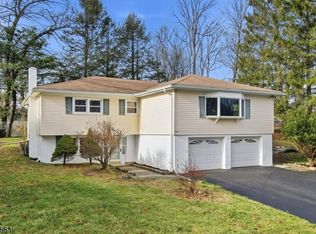 4 Rainbow Trl, Vernon Twp., NJ 07422