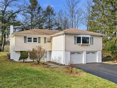 4 Rainbow Trl, Highland Lakes, NJ, 07422