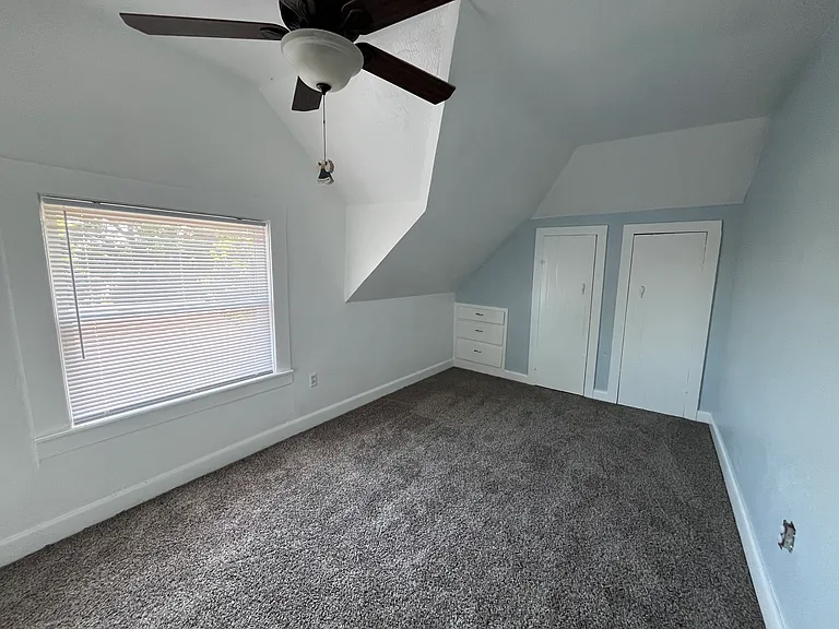 708 SW 3rd St — Photo 32