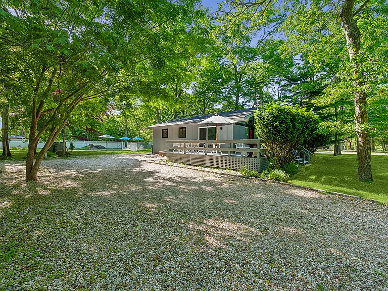 230 Norfolk Dr — Photo 27