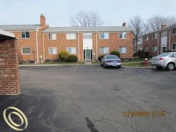 29626 Hoover Rd, Warren, MI 48093