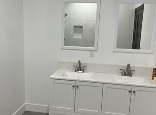 17253 Kittridge St, Van Nuys, CA 91406