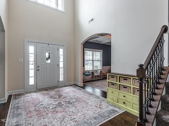 3rd image of 2887 Oakwood Dr