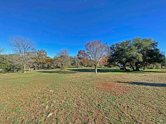 3rd image of 805 Silver Hill