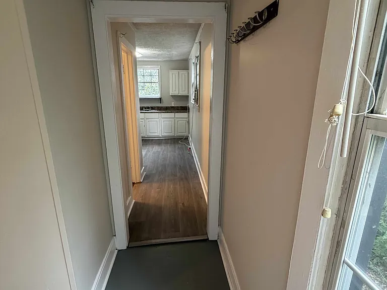 817 College St #4 — Photo 14