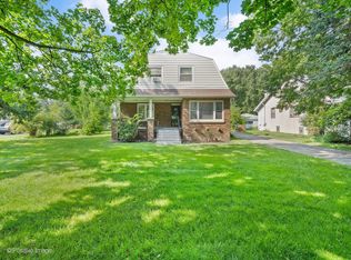 8130 W 27th St, Riverside, IL 60546