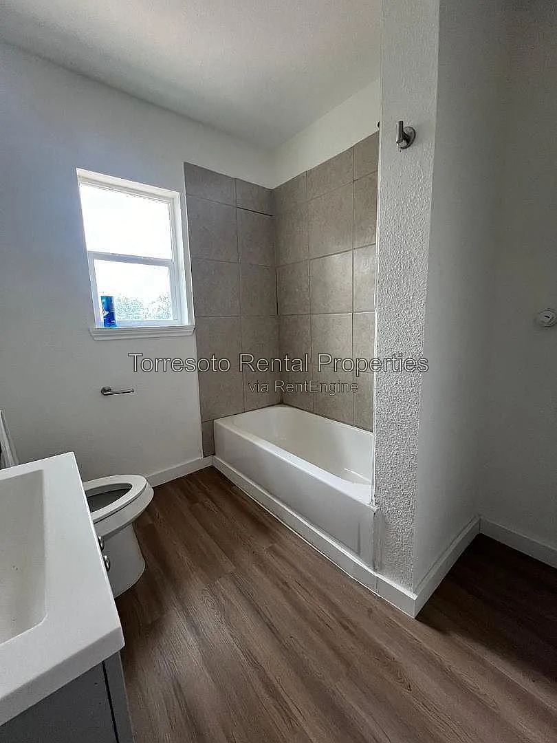 2 bed, 1.0 bath, 500 sqft, $1,100 — Photo 4