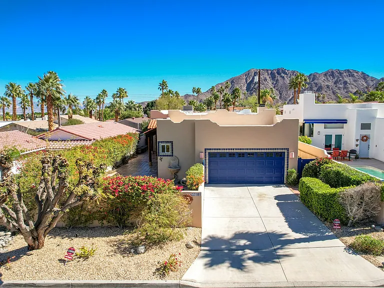 53180 Avenue Madero — Photo 41