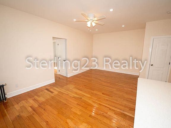 4th image of 4722 44th St APT 3R