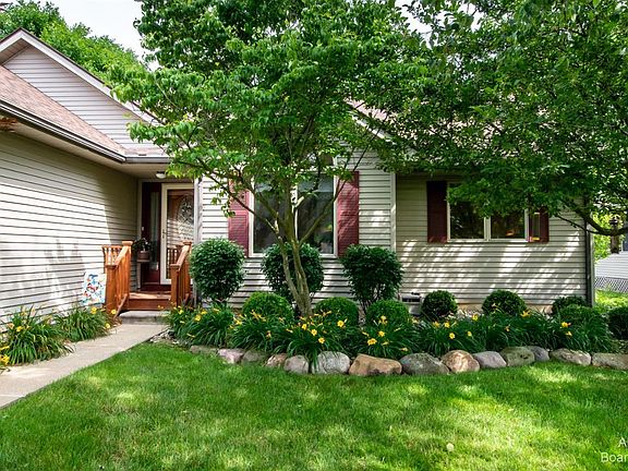 3rd image of 424 Berkshire Dr