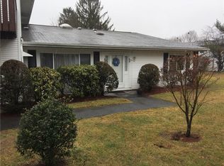 582 Pocasset Ct, Warwick, RI 02886