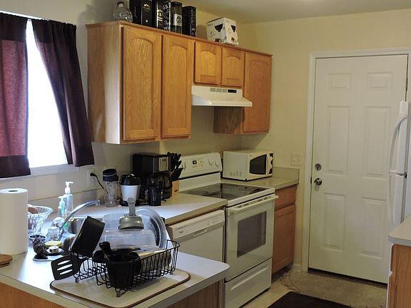5th image of 28261 Felician St