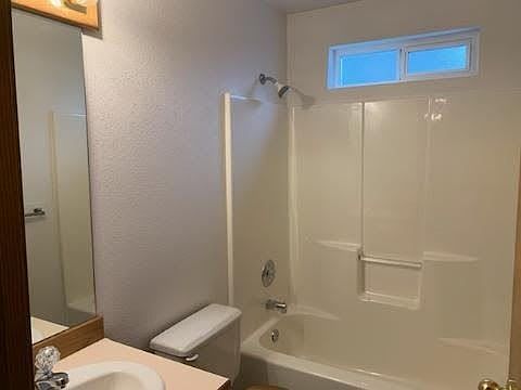 4th image of 1301 E Singing Hills Dr