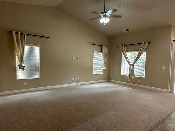 3rd image of 7478 N Shiraz Ave