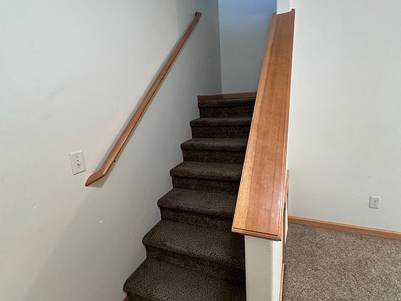 4th image of 376 Adeline Dr