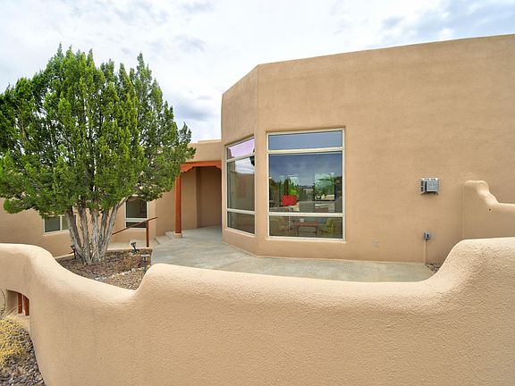 3rd image of 7 Cory Ct