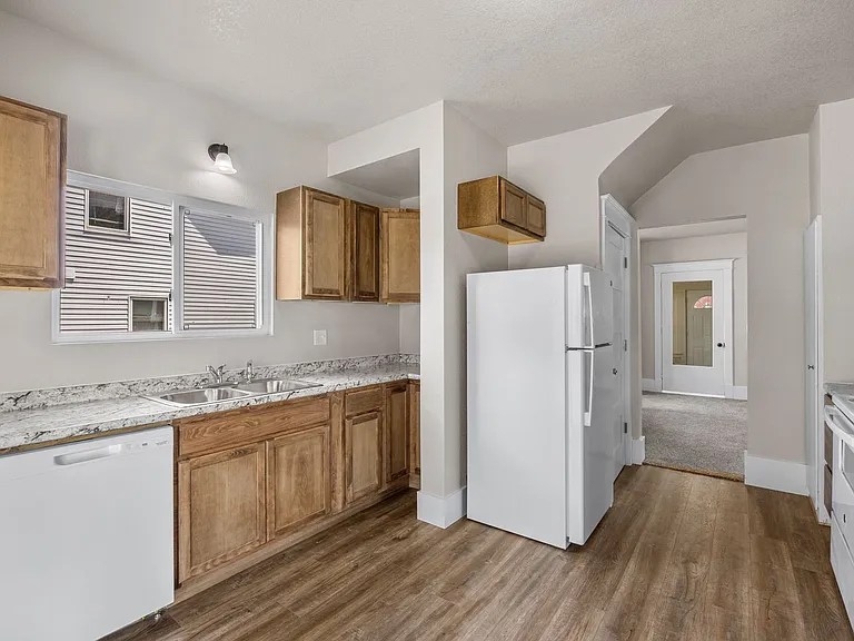 511 W Church St — Photo 5