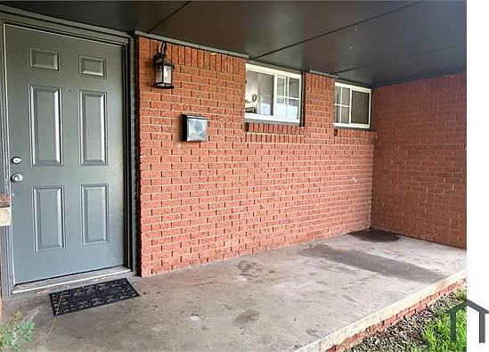 1st image of 4304 Woods Dr