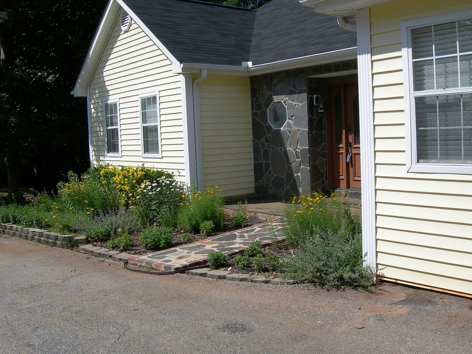 25 Knights Dr photo 1