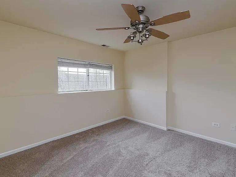 1014 Bradford Dr — Photo 2