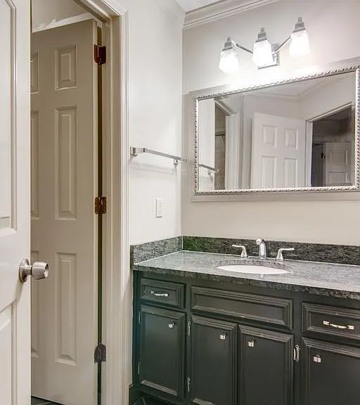 2110 Portland Ave #104 — Photo 15