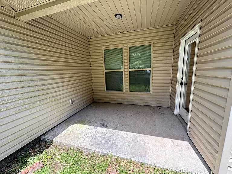 300 Sparrowhawk St — Photo 5