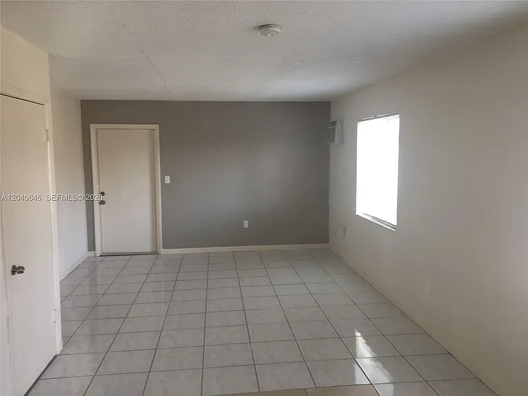 960 Biarritz Dr #2 — Photo 6