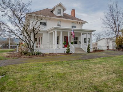 635 S 2nd St, Central Point, OR, 97502