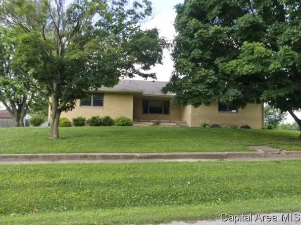 107 N Anson St, Middletown, IL 62666