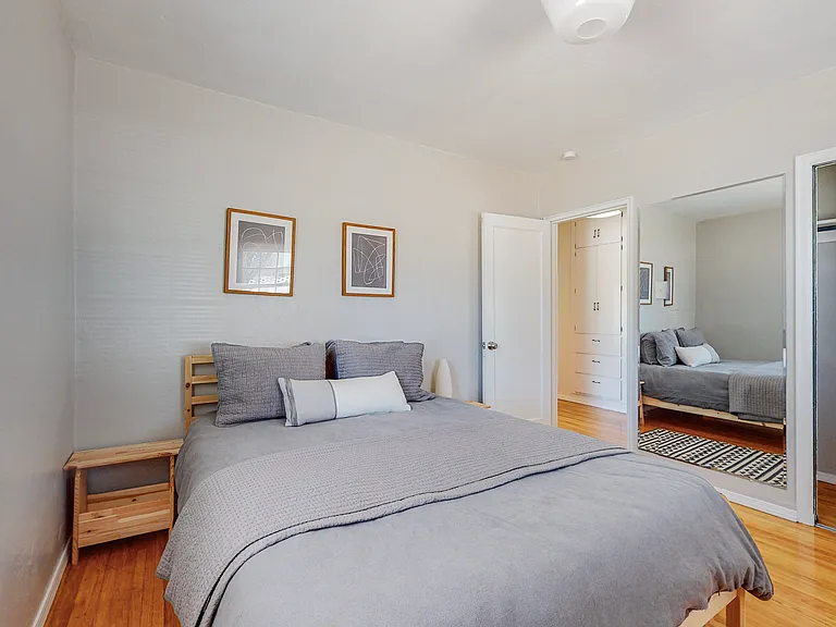 837 Adams St NE — Photo 40